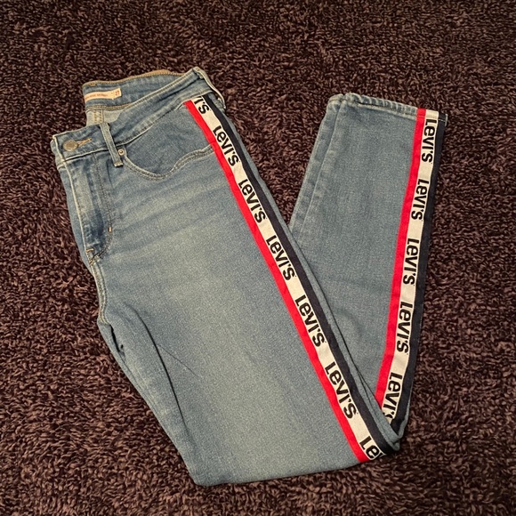721 High rise Levi’s Jeans 💙❤️✨ - Picture 2 of 4